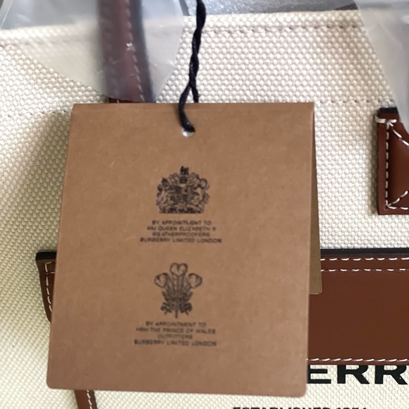 BURBERRY Mini Freya Tote Almost brand NEW! Used 3 times, it looks brand new! - Picture 11 of 14